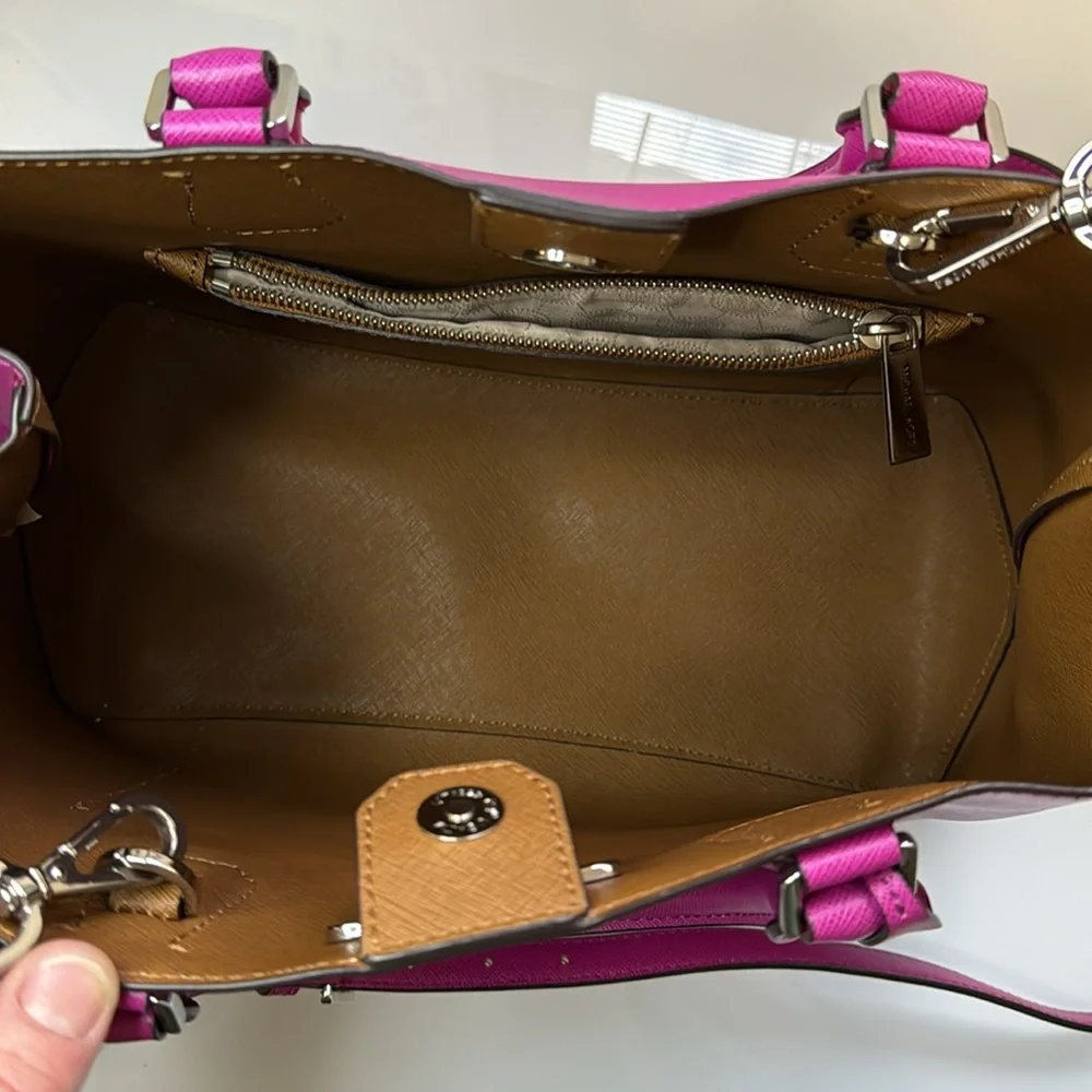 Michael Kors Greenwich fuchsia saffiano leather tote - Picture 10 of 12